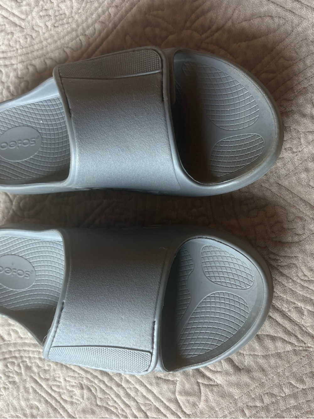 OOFOS Kids Gray Recovery Slide Sandals